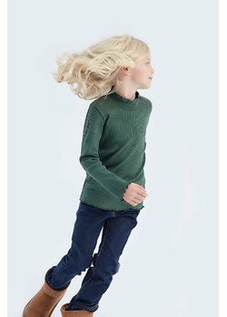 Zielony prążkowany golf dla dziewczynki ze sklepu 5.10.15 w kategorii Bluzki dziewczęce - zdjęcie 169690876