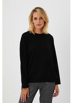Czarna bluza damska z ozdobnymi dżetami ze sklepu 5.10.15 w kategorii Bluzy damskie - zdjęcie 169692198