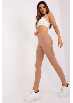 Camelowe legginsy basic w prążek ze sklepu 5.10.15 w kategorii Spodnie damskie - zdjęcie 169692537