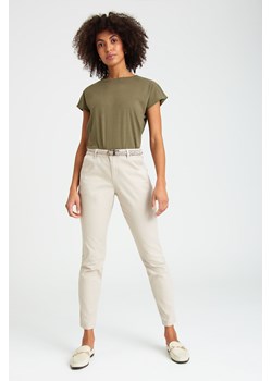 Spodnie klasyczne damskie beżowe ze sklepu 5.10.15 w kategorii Spodnie damskie - zdjęcie 169694885
