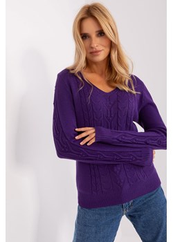 Ciemnofioletowy sweter damski z warkoczami i dekoltem V ze sklepu 5.10.15 w kategorii Swetry damskie - zdjęcie 169696008
