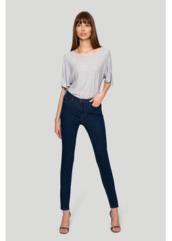 Spodnie damskie jeansowe typu rurki - granatowe ze sklepu 5.10.15 w kategorii Jeansy damskie - zdjęcie 169696408