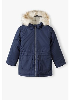 Granatowa kurtka dla dziewczynki typu parka z kapturem ze sklepu 5.10.15 w kategorii Kurtki chłopięce - zdjęcie 169697199