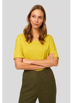 T-shirt damski w krótkim rękawem - żółty ze sklepu 5.10.15 w kategorii Bluzki damskie - zdjęcie 169699408