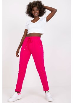 Fuksjowe spodnie dresowe basic z bawełny ze sklepu 5.10.15 w kategorii Spodnie damskie - zdjęcie 169699558