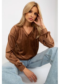 Welurowa bluzka damska z dekoltem w  serek - brązowa ze sklepu 5.10.15 w kategorii Bluzki damskie - zdjęcie 169699857