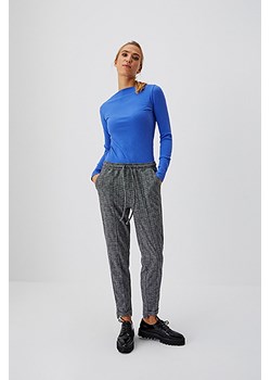 Szare spodnie damskie w kratę ze sklepu 5.10.15 w kategorii Spodnie damskie - zdjęcie 169700336