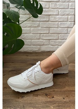 Buty damskie typu sneakersy białe ze sklepu 5.10.15 w kategorii Buty sportowe damskie - zdjęcie 169702929