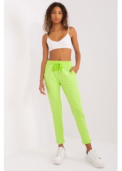 Dresowe spodnie basic z kieszeniami limonkowy ze sklepu 5.10.15 w kategorii Spodnie damskie - zdjęcie 169703446