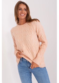 Brzoskwiniowy luźny sweter damski z modnym splotem ze sklepu 5.10.15 w kategorii Swetry damskie - zdjęcie 169703787