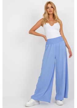Jasnoniebieskie letnie spodnie z materiału z szeroką nogawką ze sklepu 5.10.15 w kategorii Spodnie damskie - zdjęcie 169704015