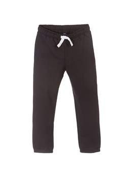 Spodnie dresowe chłopięce basic czarne ze sklepu 5.10.15 w kategorii Spodnie chłopięce - zdjęcie 169704055