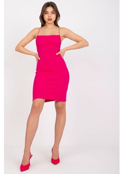 Obcisła sukienka z cienkimi ramiączkami - różowa ze sklepu 5.10.15 w kategorii Sukienki - zdjęcie 169704507