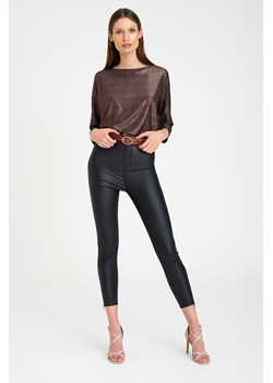 Luźna brązowa bluzka damska z połyskującym efektem - Greenpoint ze sklepu 5.10.15 w kategorii Bluzki damskie - zdjęcie 169705028