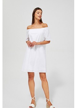 Ażurowa sukienka z odkrytymi ramionami - biała ze sklepu 5.10.15 w kategorii Sukienki - zdjęcie 169706936