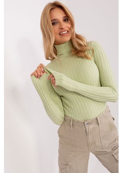 Pistacjowy prążkowany sweter z golfem ze sklepu 5.10.15 w kategorii Swetry damskie - zdjęcie 169707296