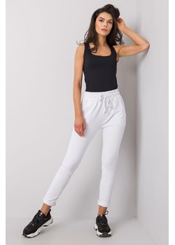 Białe spodnie dresowe Cadence ze sklepu 5.10.15 w kategorii Spodnie damskie - zdjęcie 169708007
