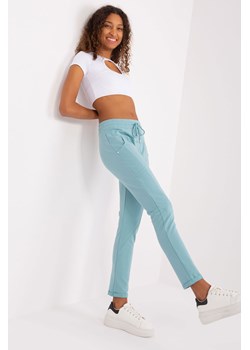 Dresowe spodnie basic z bawełny pistacjowy ze sklepu 5.10.15 w kategorii Spodnie damskie - zdjęcie 169708128
