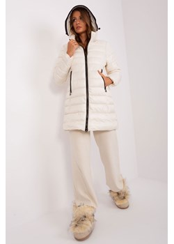 Jasnobeżowa kurtka zimowa z pikowaniem ze sklepu 5.10.15 w kategorii Kurtki damskie - zdjęcie 169708565
