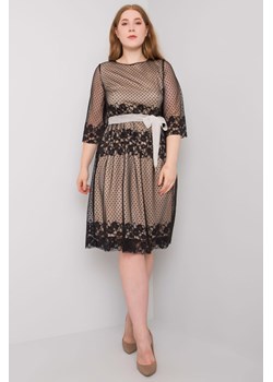 Czarna sukienka plus size z wiązaniem ze sklepu 5.10.15 w kategorii Sukienki - zdjęcie 169709485