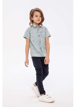 Niebieska koszula bawełniana z krótkim rękawem w liście ze sklepu 5.10.15 w kategorii Koszule chłopięce - zdjęcie 169710515
