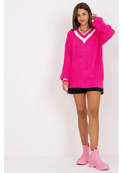 RUE PARIS Fluo różowy dłuższy sweter oversize z dekoltem V ze sklepu 5.10.15 w kategorii Swetry damskie - zdjęcie 169710956