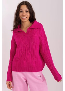 Fuksjowy sweter z warkoczami i kołnierzem ze sklepu 5.10.15 w kategorii Swetry damskie - zdjęcie 169711998