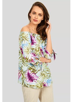 Bluzka damska w tropikalne wzory z dekoltem typu carmen ze sklepu 5.10.15 w kategorii Bluzki damskie - zdjęcie 169712229