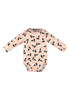 Jasno różowe bawełniane body niemowlęce z nadrukiem z długim rękawem ze sklepu 5.10.15 w kategorii Body niemowlęce - zdjęcie 169712528