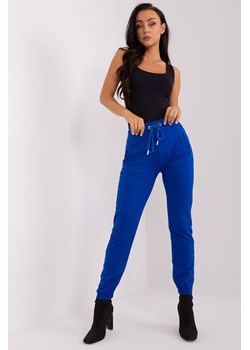 Kobaltowe spodnie dresowe z kieszeniami ze sklepu 5.10.15 w kategorii Spodnie damskie - zdjęcie 169712677