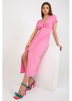 Różowa midi sukienka koktajlowa z rozcięciem ze sklepu 5.10.15 w kategorii Sukienki - zdjęcie 169713009