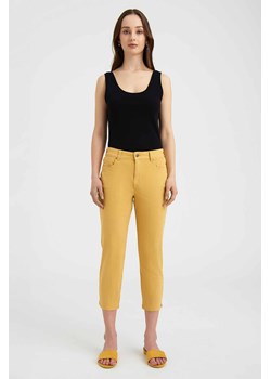 Spodnie klasyczne damskie żółte ze sklepu 5.10.15 w kategorii Spodnie damskie - zdjęcie 169713166