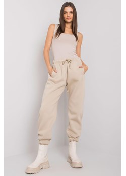 Beżowe spodnie dresowe bawełniane Esher RUE PARIS ze sklepu 5.10.15 w kategorii Spodnie damskie - zdjęcie 169714478