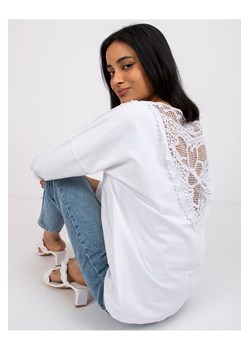 Bluzka damska ze zdobieniem na plecach - biała ze sklepu 5.10.15 w kategorii Bluzki damskie - zdjęcie 169714578