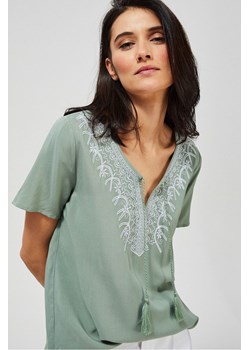 Bluzka damska z wiskozy z ozdobnym haftem - zielona ze sklepu 5.10.15 w kategorii Bluzki damskie - zdjęcie 169715757