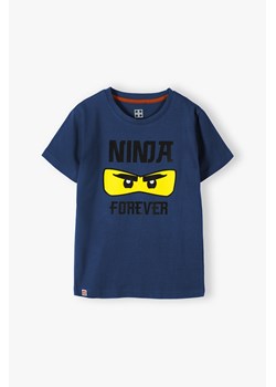 T-shirt dla chłopca - Lego Ninjago - granatowy ze sklepu 5.10.15 w kategorii T-shirty chłopięce - zdjęcie 169716395