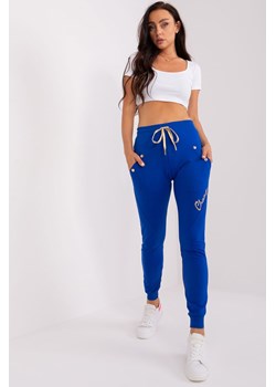 Kobaltowe spodnie dresowe z kieszeniami ze sklepu 5.10.15 w kategorii Spodnie damskie - zdjęcie 169716597