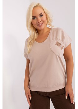 Beżowa bluzka plus size z dekoltem w serek ze sklepu 5.10.15 w kategorii Bluzki damskie - zdjęcie 169717498