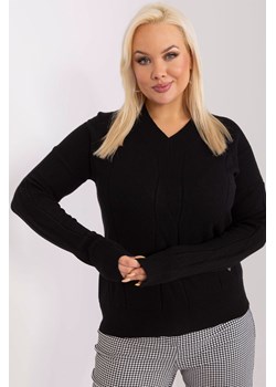 Sweter plus size z dekoltem V czarny ze sklepu 5.10.15 w kategorii Swetry damskie - zdjęcie 169717698