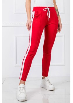 Spodnie damskie dresowe - czerwone z lampasami ze sklepu 5.10.15 w kategorii Spodnie damskie - zdjęcie 169718607