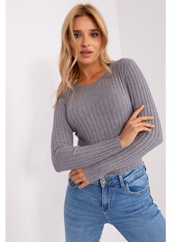 Ciemnoszary damski sweter klasyczny w prążek ze sklepu 5.10.15 w kategorii Swetry damskie - zdjęcie 169719116