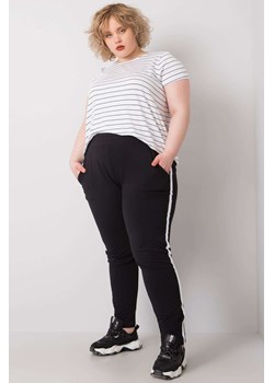 Grafitowe spodnie dresowe plus size damskie Kairi ze sklepu 5.10.15 w kategorii Spodnie damskie - zdjęcie 169719247