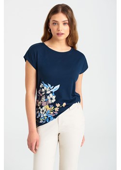 T-shirt damski w kwiaty granatowy ze sklepu 5.10.15 w kategorii Bluzki damskie - zdjęcie 169719709