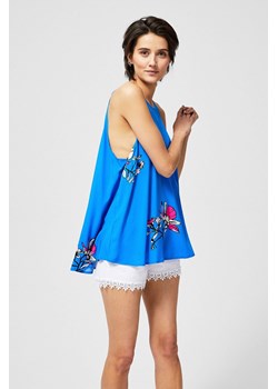 Bluzka damska koszulowa na ramiączkach w kwiaty niebieska ze sklepu 5.10.15 w kategorii Bluzki damskie - zdjęcie 169720086