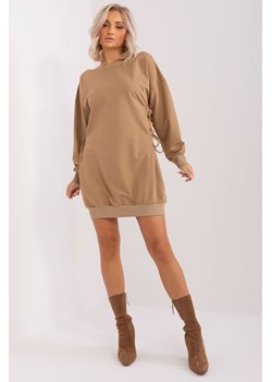 Camelowa damska sukienka dresowa z wiązaniami ze sklepu 5.10.15 w kategorii Sukienki - zdjęcie 169720466