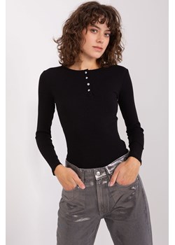 Musztardowy sweter z warkoczami i ściągaczami ze sklepu 5.10.15 w kategorii Bluzki damskie - zdjęcie 169721197