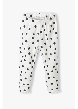 Białe legginsy dla niemowlaka prążkowane w grochy ze sklepu 5.10.15 w kategorii Piżamy dziecięce - zdjęcie 169721477