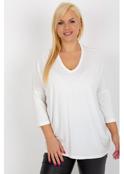 Ecru gładka bluzka plus size basic z wiskozy ze sklepu 5.10.15 w kategorii Bluzki damskie - zdjęcie 169722007