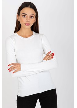 Biały gładki sweter klasyczny z okrągłym dekoltem ze sklepu 5.10.15 w kategorii Swetry damskie - zdjęcie 169722699