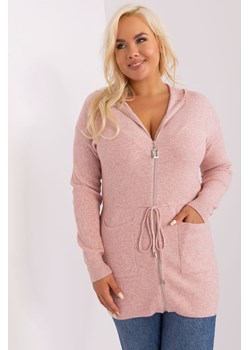 Jasnoróżowy rozpinany sweter plus size z wiskozą ze sklepu 5.10.15 w kategorii Swetry damskie - zdjęcie 169723719